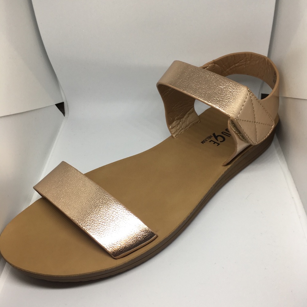 Women’s sandals